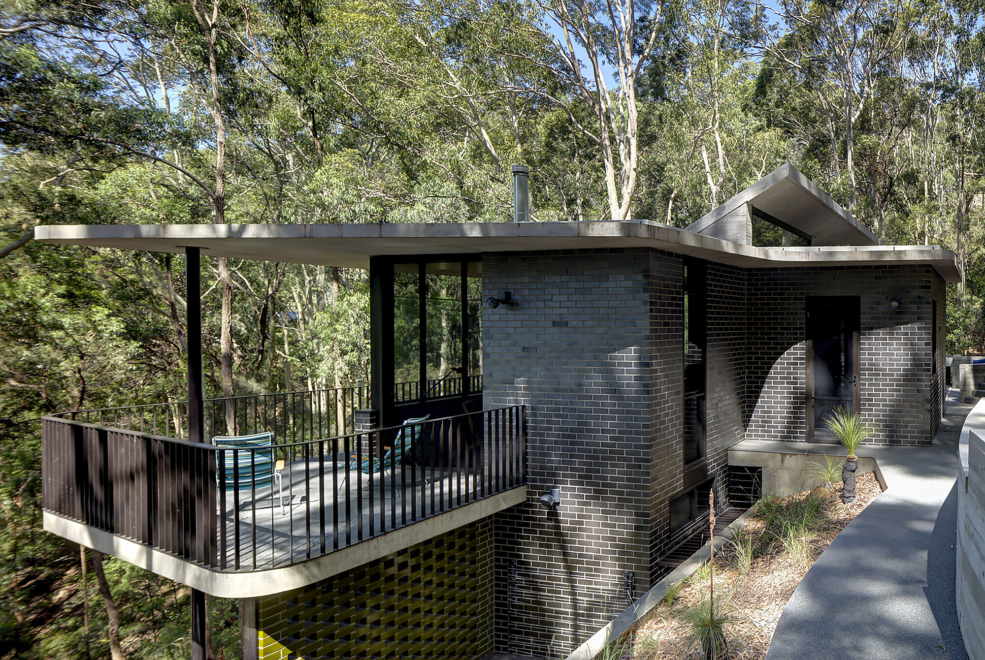 Interior photograph of House at Pretty Beach by Brett Boardman